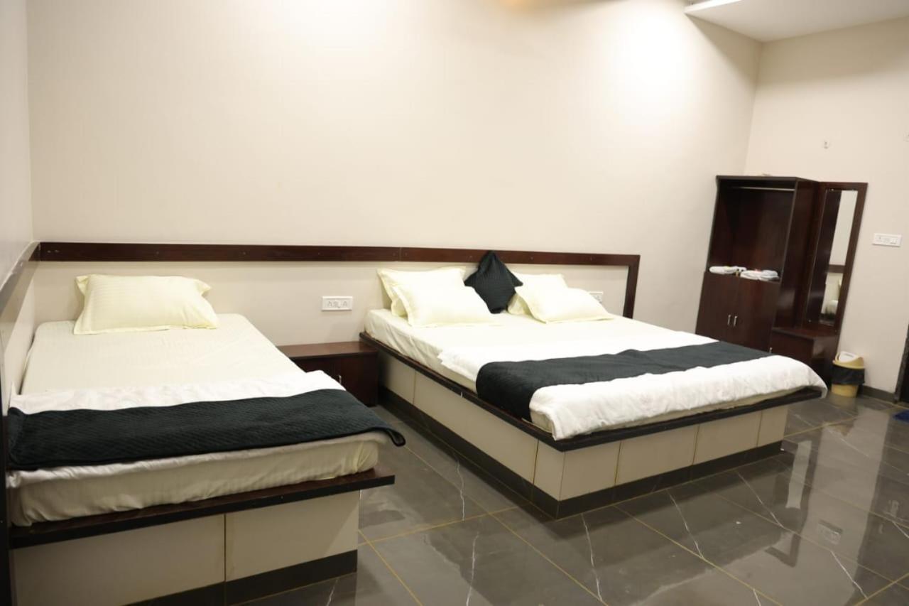 Navkar Palace Hotel & Resort, Sanawad Zewnętrze zdjęcie